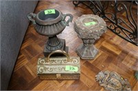 Group of Decoravtive Pieces