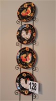 WIRE WALL-MOUNT PLATE RACK WITH 4 ROOSTER PLATES