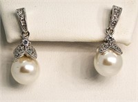 Elegant Pearl Teardrop Earrings