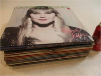 25 disques vinyles 33 tours dont Céline Dion,