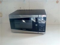 West Bend 900 watt microwave