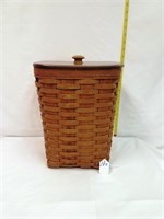 2007 Small Waste Basket with Wood Lid