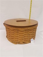 2007 Hat Box Basket with Wood Lid