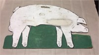 Hog shaped sorting board
