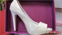 Shoes. Size 9 ?Brand Love Color White Details Ivy