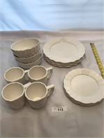 17 Piece Dinner Ware-4 Plates,4 Cups,3 Salad Plate