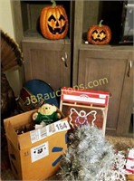 ASSORTED CHRISTMAS AND HALLOWEEN DECORATIONS