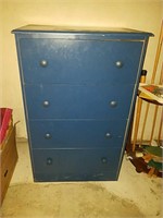 Vintage 4 drawer chest of drawers