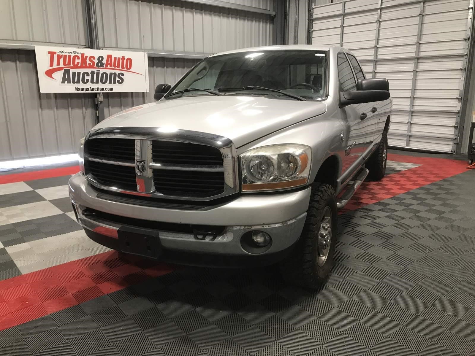 021518 Trucks & Auto Auction
