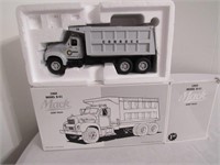 1st Gear B-61 Mack Dump Truck w/Box
