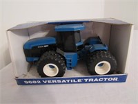 New Holland 9682 Versatile Tractor w/Box