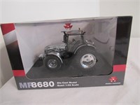 Massey Ferguson 8680  6 Wheels w/Box