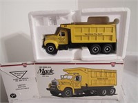 1st Gear B-61 Mack Dump Truckw/Box