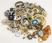 Ladies Vintage Fashion Jewelry group