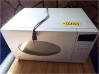 GE microwave oven