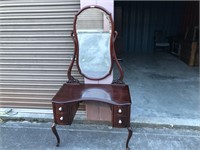 Vintage Mahogany Vanity w/mirror