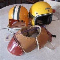 Packer, Skidoo helmet, shoulder pads