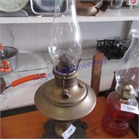 Oil lamp w/copper looking base