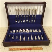 COMPLETE ROGERS BROS SILVERWARE SET & CHEST-MINT
