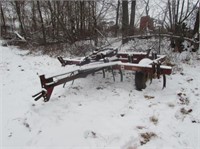 IH 55 9 Tooth Chisel Plow-Hyd. Lift