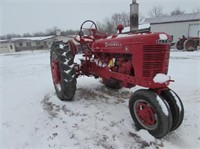 Farmall H Gas Tractor w/Wheel Weights & Fenders