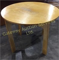 Folding round wooden table