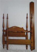 Vintage Maple Twin Poster Bed With Rails & Finials