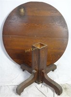 Vtg Dark Oak 45" Round Pedestal Table W Base
