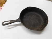 #5 cast iron skillet (no name) 8", may be Wagner