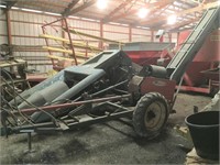 AFCO NEW IDEA 326 CORN PICKER