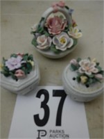 2 porcelain ring boxes and porcelain basket of