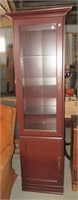 Lighted display cabinet with three glass shelves