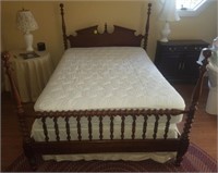 SPOOL TYPE MAHOGANY POSTER DOUBLE BED WITH