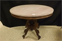 OVAL MARBLE TOP SIDE TABLE W/DECORATIVE WOOD BASE