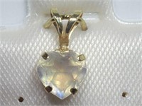 31M- 10k gold moonstone pendant