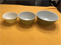 3pcs Vintage Pyrex mixing bowls