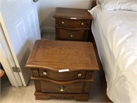 Vanghan Oak Pair of night stands