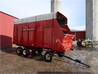 New Holland 716 Forage Wagon