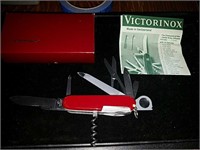 NIB Victorinox Swiss Army pocket knife