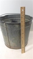 Aluminum bucket