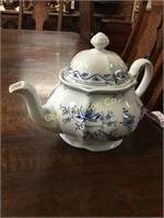 BOHEMIA TEAPOT MADE IN CZECHOSLOVAKIA