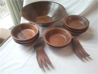 Walnut Salad Mixing Bowl with 8  Bowls