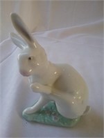 Lladro  Rabbit Figurine