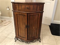 Corner bathroom vanity with metal design