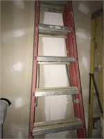 Louisville Fiberglass Folding Step Ladder
