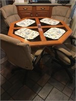 Kitchen Table with 4 Roller chairs