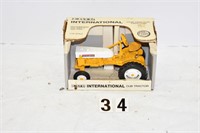 Ertl International Cub Tractor w/box