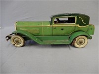 1930'S WIND-UP GREEN COUPE WITH DRIVER / KEY