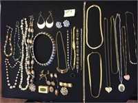 Nice large lot of jewelry many necklaces plus more