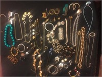 Large lot of costume jewelry w/ many nice necklacs